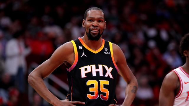 太阳升第五！杜兰特砍43分准绝杀公牛 连续两天打40+分钟&生涯首次背靠背砍40+