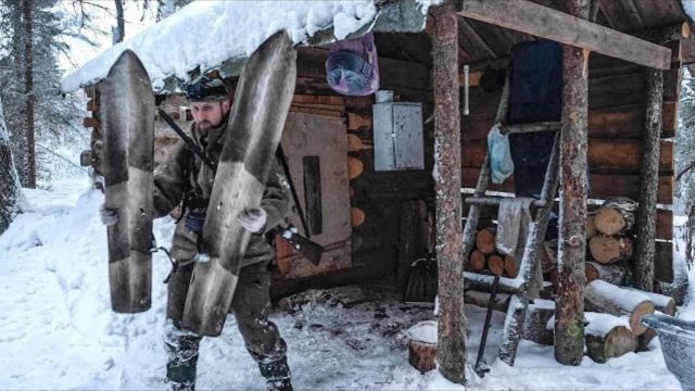 退伍兵常年隐居深山老林,和狗子合力捕猎,狂揽各种山货野味