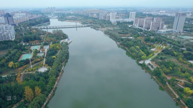 山东平邑县浚河美丽的绿色廊道