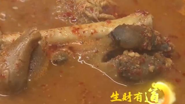 当地美食“麻辣羊蹄”,软糯Q弹麻辣鲜香,深受众多食客喜爱