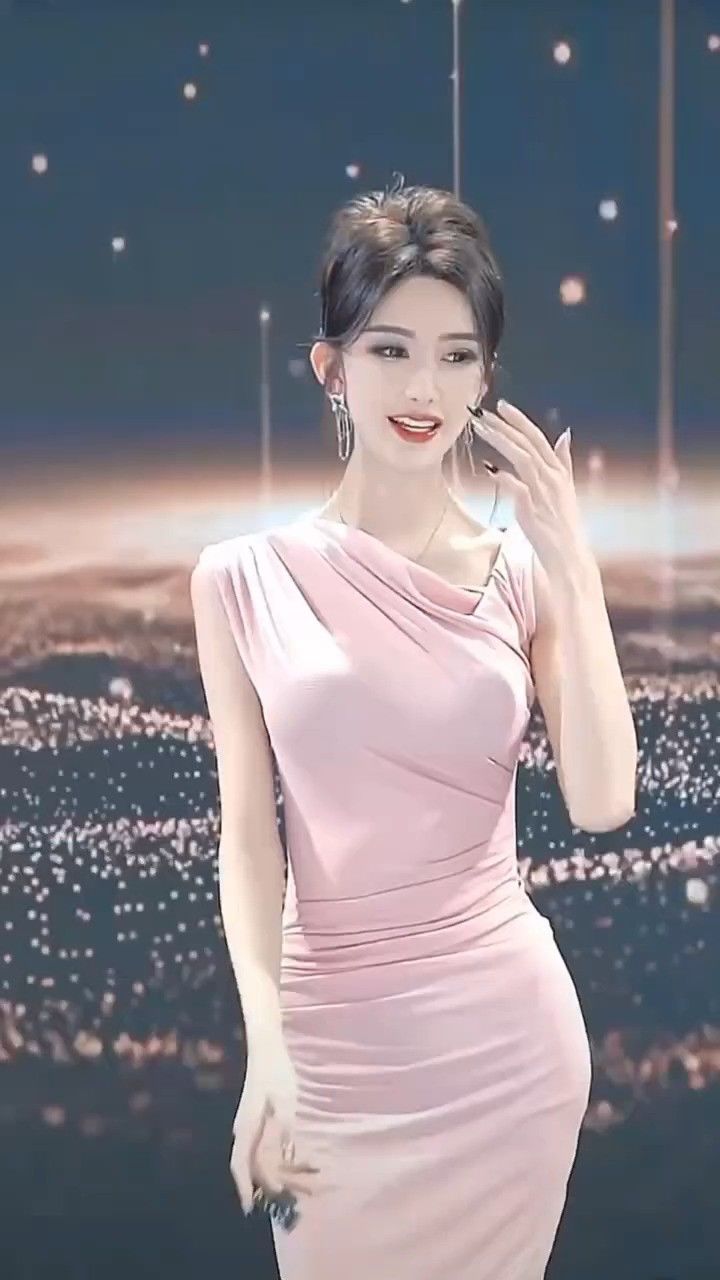 气质美女秀出好身材