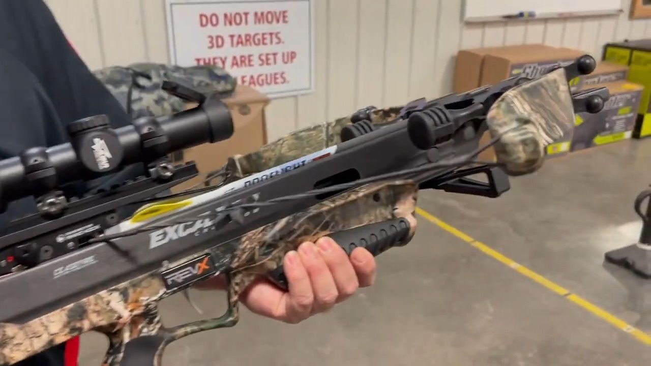 国外合法拍摄亚瑟440反曲弩弓阿斯顿硬汉340弩对比性能测试娱乐节目