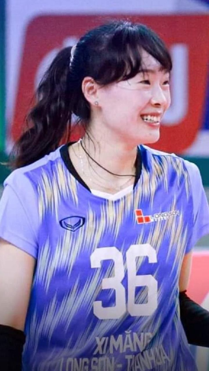 蔡晓晴三局31分!三位加盟越南女排联赛的中国女将都是球队大腿