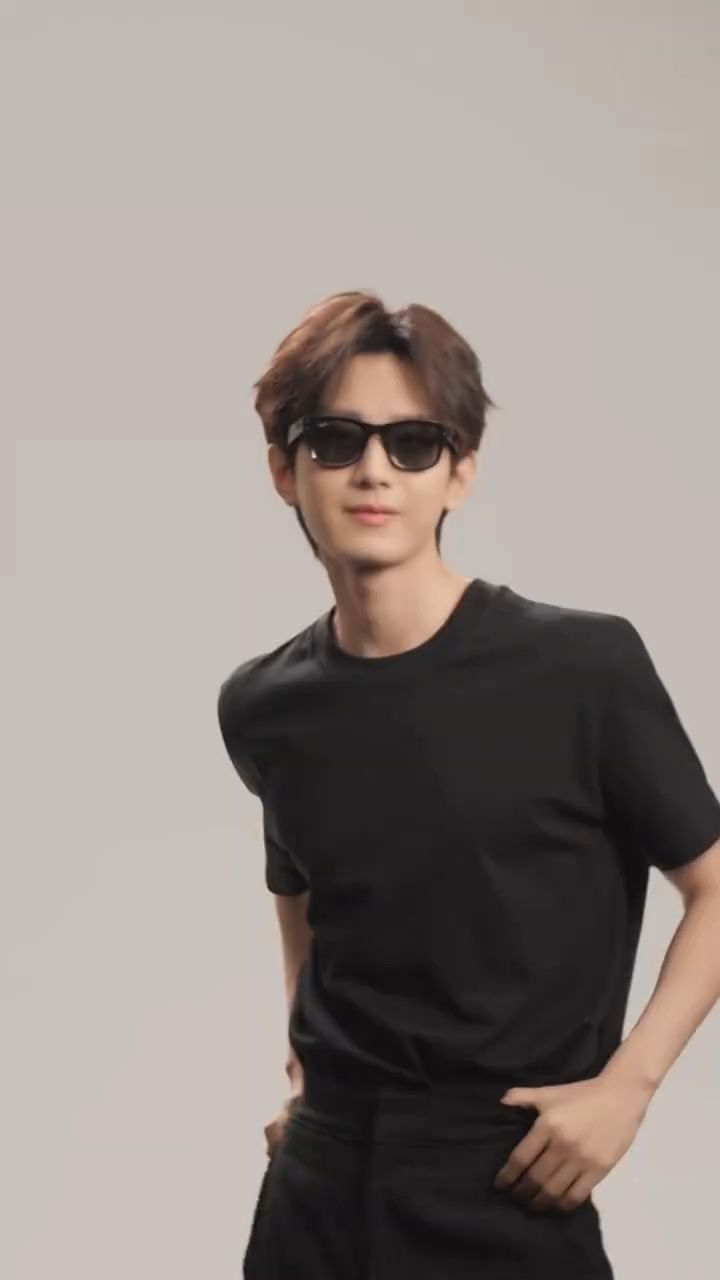 老公眼镜一戴,霸道总裁上线!简直鲨我,帅疯了吧!好爱好爱!