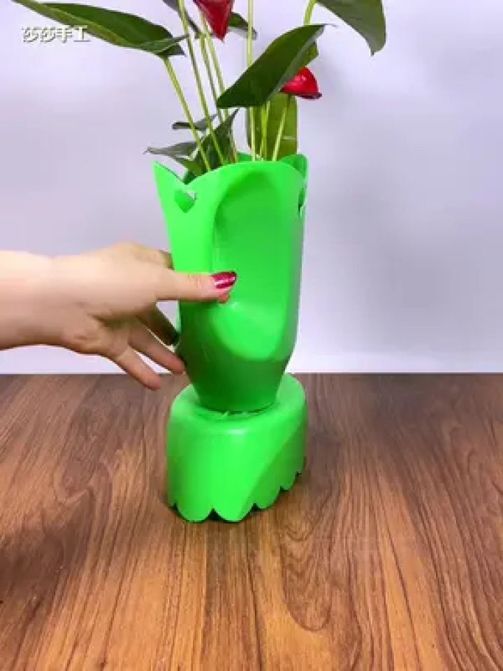 洗衣液瓶变废为宝做简易花盆 #手工花盆 #变废为宝 #自制花盆 #手工