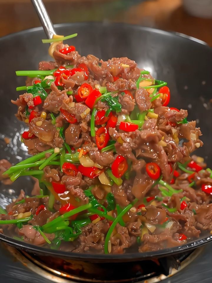 10秒教会你做香嫩美味的小炒牛肉#下饭菜