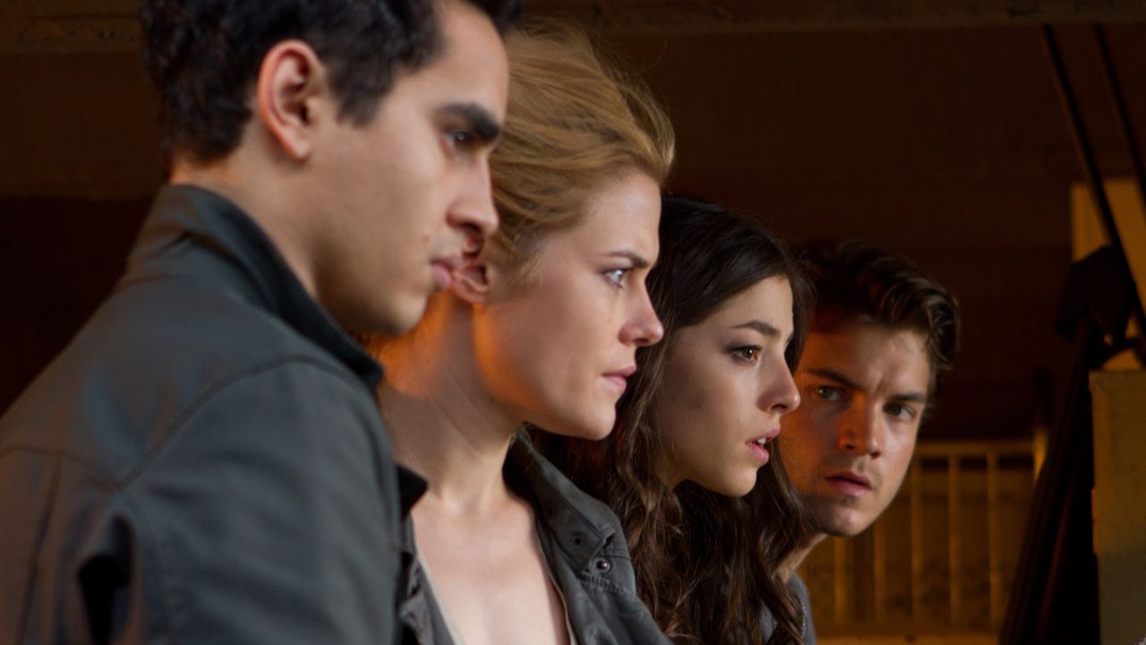 黑暗中的曙光,希望中的挣扎,《至暗之时》