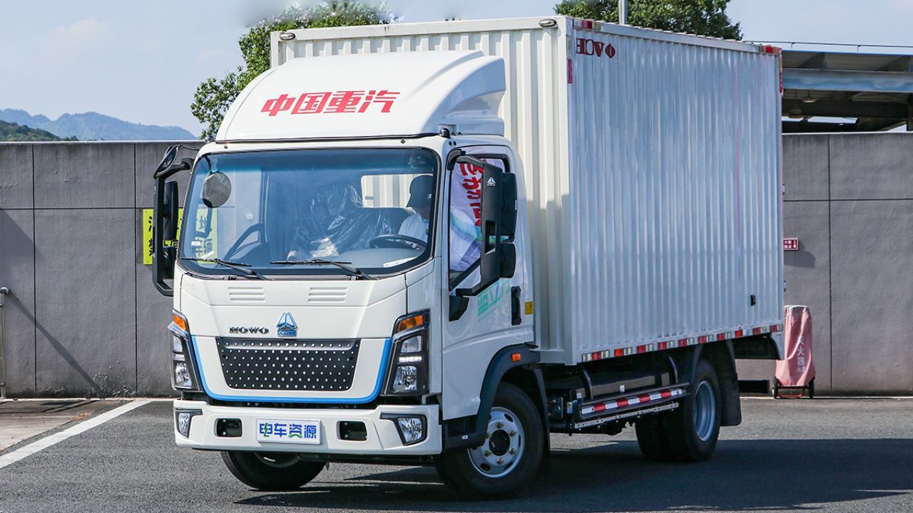 一分钟看车|续航超260公里 中国重汽蓝立方悍将新能源轻卡