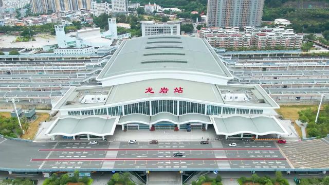 ...17日,福建省首届“红领巾讲解员”风采大赛在龙岩市成功举办.该活动由共青团福建省委、福建省文物局、福建省少工委共同主办,共青团龙岩市委、龙...