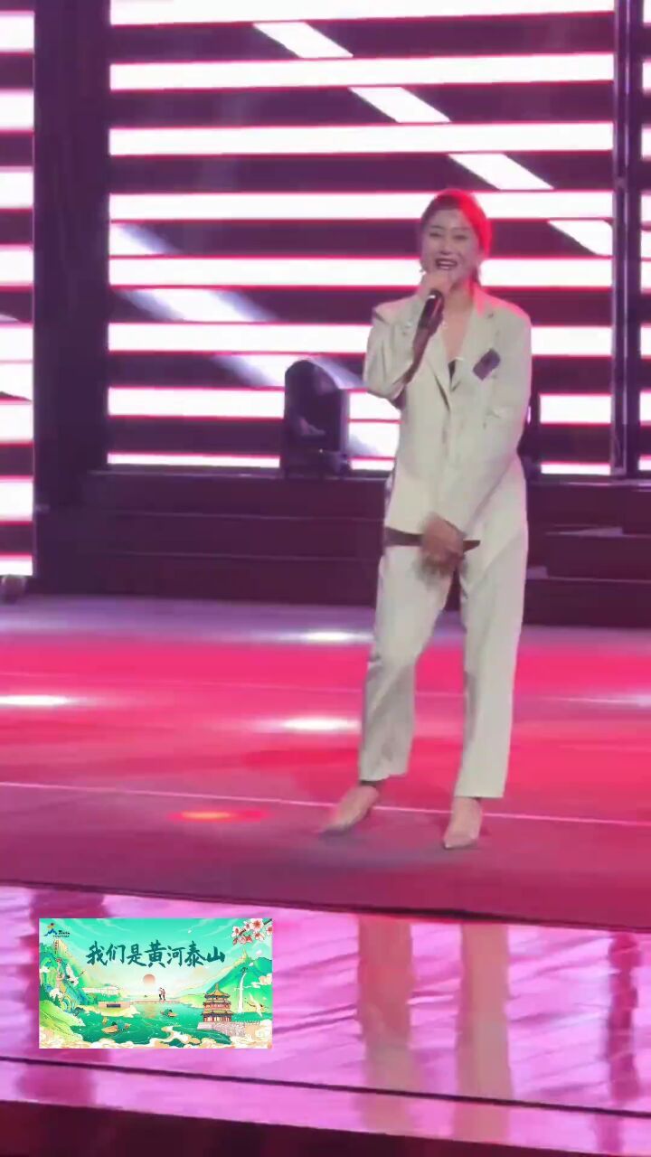 沈阳南风大剧院 #演出现场 #二人转 #东北二人转 上热门 小助手 鬃 