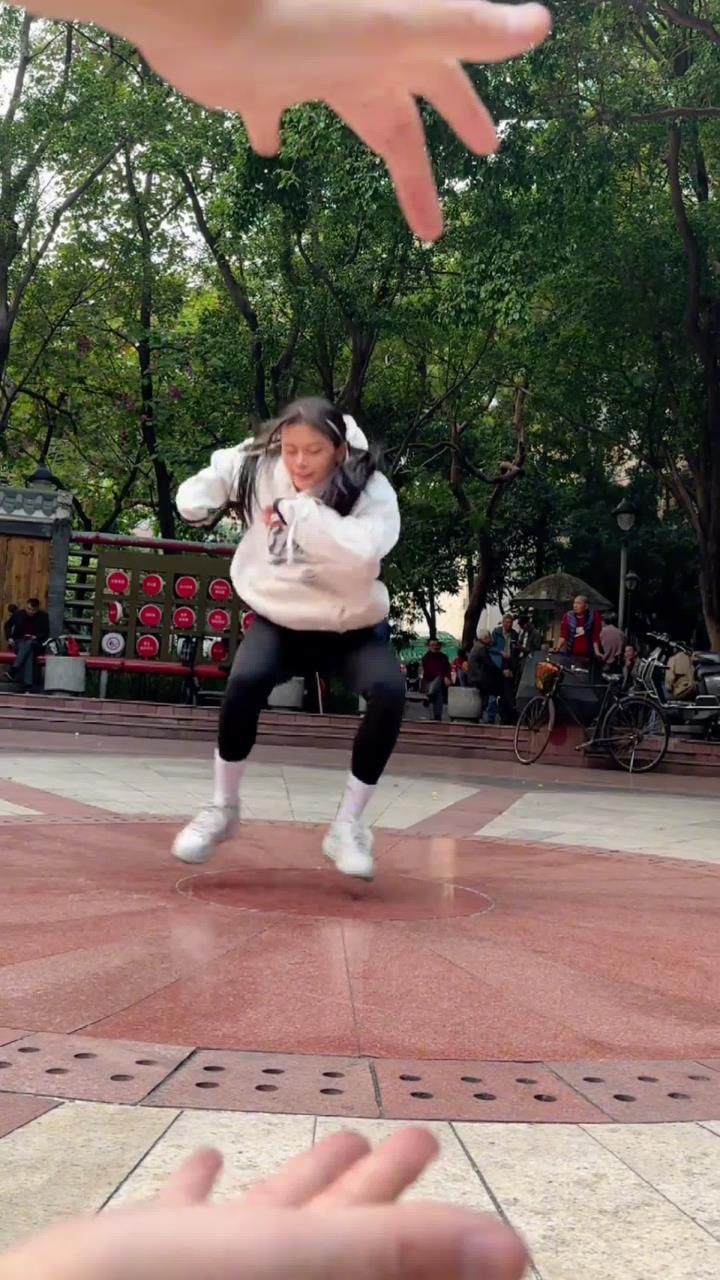 提线木偶版烫脚舞 打开手掌有惊喜#烫脚舞