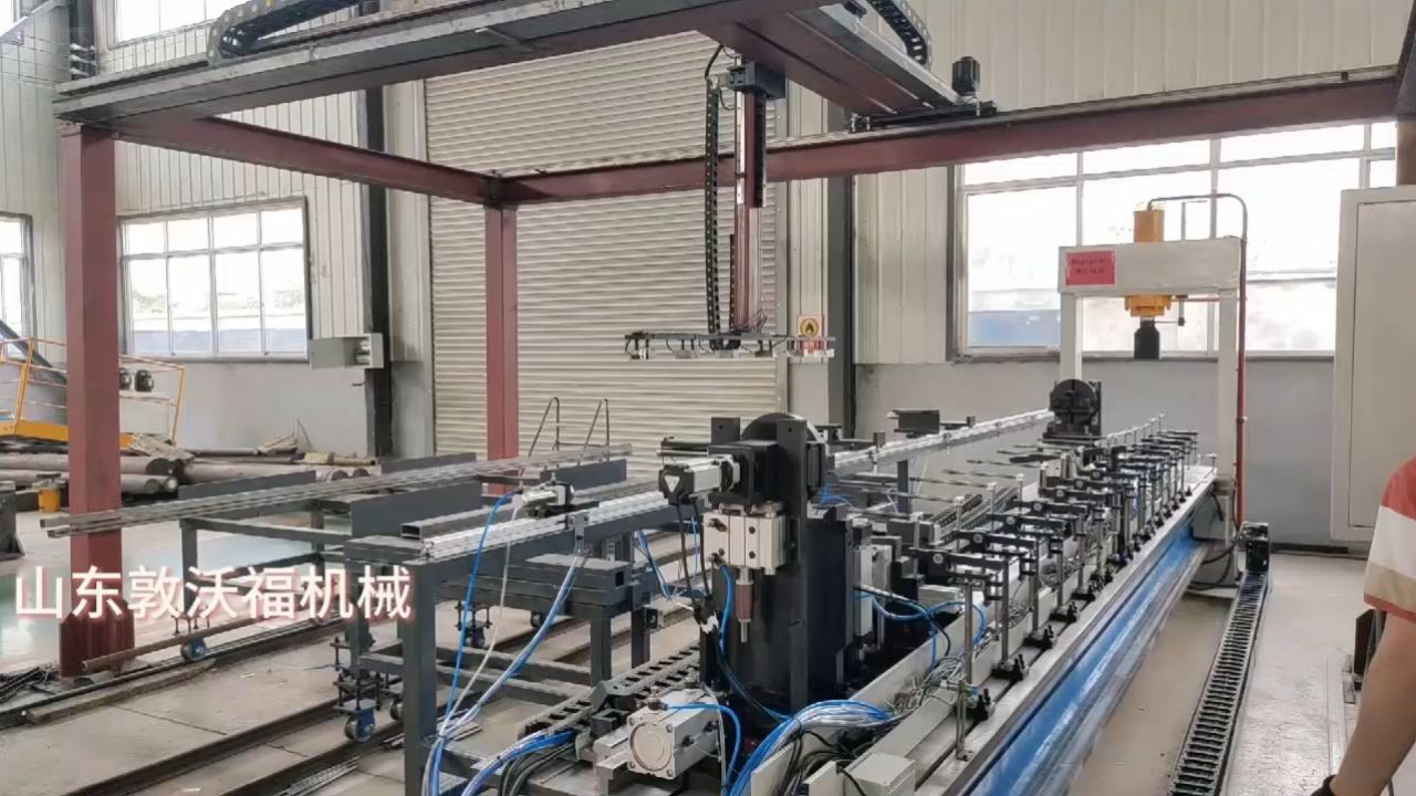 方管型材全自动校直机 矩形管棒材自动矫直机过程