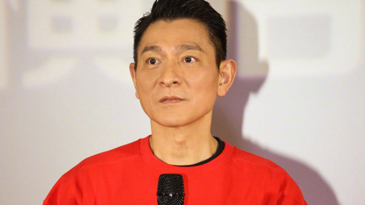 刘德华富豪亲弟罕见露面,络腮胡大汉模样憨厚,身价过亿已过上退休生活