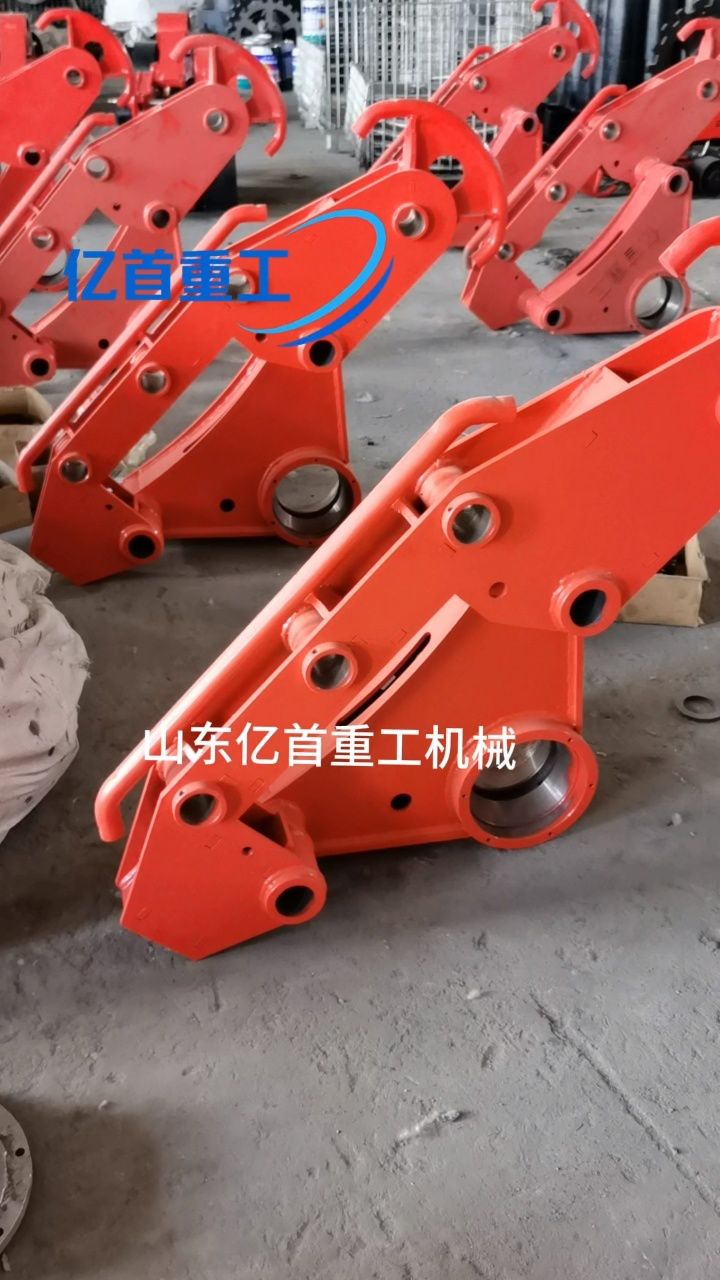 橡胶履带半链轨组装备货中,适合各种机械改装防陷车