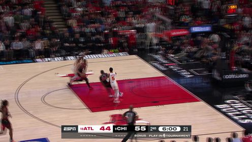 《TOP时刻》18日NBA最佳扣篮 德罗赞长驱直入施展暴扣
