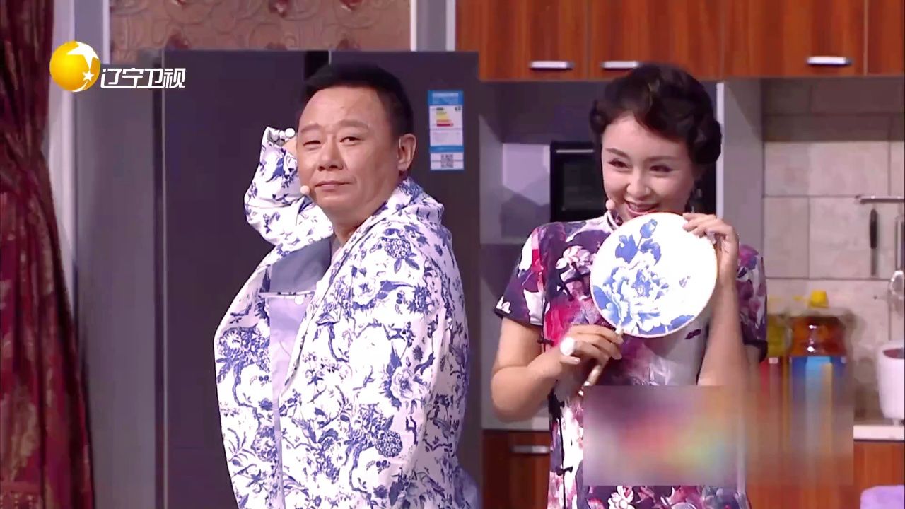 自信哥欲当"一家之主" 惨遭媳妇无情蹂躏_高光片段