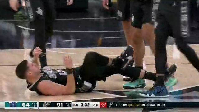 NBA常规赛：黄蜂vs马刺第3节中文解说回放