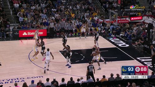 《TOP时刻》3日NBA最佳扣篮 库明加旱地拔葱单手炸裂隔扣泰斯