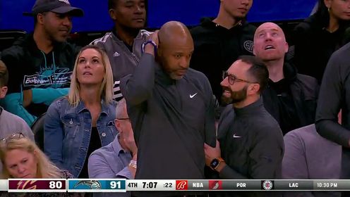 《NBA全场集锦》NBA常规赛：骑士vs魔术第4节英文原声回放
