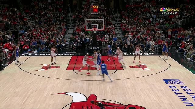 手感准的不像话！蒙克外线三分出手手起刀落