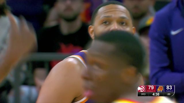 队有一老如有一宝！埃里克-戈登超远三分洞穿网窝