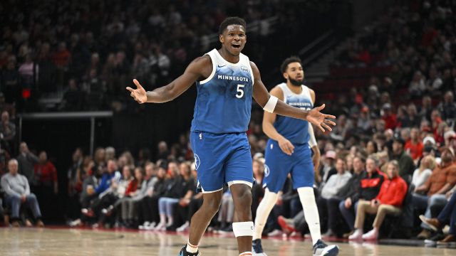 爱德华兹vs开拓者集锦 砍下34+6+7全面发挥率队取胜