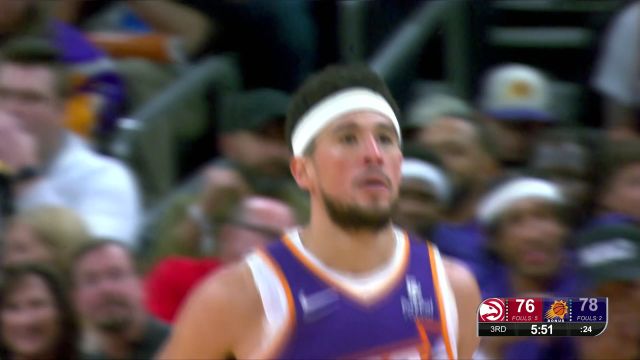 拉开架势就要单打独斗 布克翻身跳投穿网而过美如画