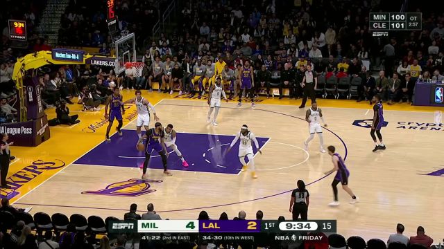 玩的就是高难度！浓眉对位单打让防守毫无办法