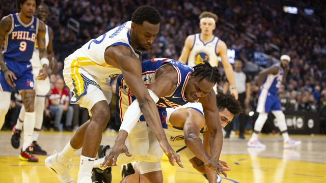 维金斯vs76人集锦 拿下23+5状态回归怒砸保温杯