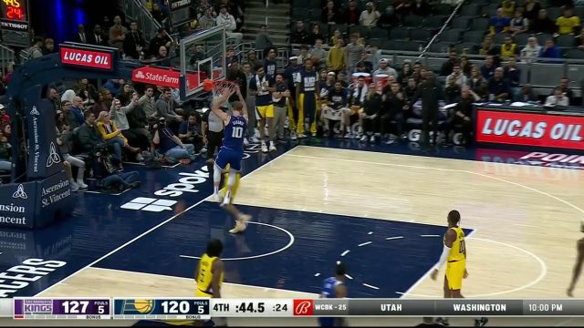 内外双核大发神威！小萨携手福克斯连拿四分彻底杀死比赛悬念