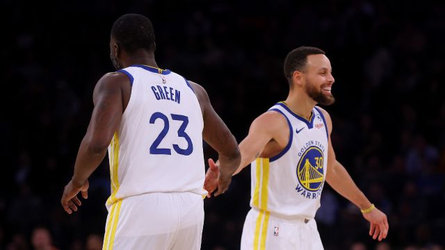 勇士110-99尼克斯 库里31分率勇士反客为主击败尼克斯