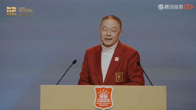 幽默风趣!张卫平指导把名人堂演讲变成了个人单口相声