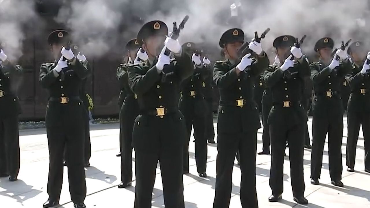 最高礼节！礼兵鸣枪12响向志愿军烈士致敬_高清1080P在线观看平台_腾讯视频