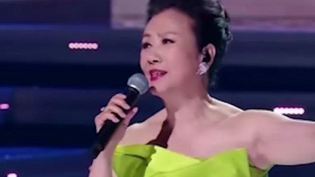 怀念经典歌曲,汪明荃演唱《万水千山总是情》,别有一番韵味