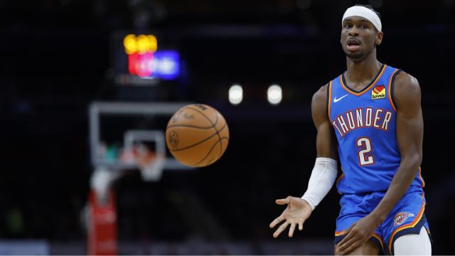 雷霆登顶西部第一！榜首争夺太激烈：前三胜场差为0三足鼎立！SGA冲MVP