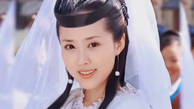 比颜值更炸裂的是一言难尽的演技!现在演木头美人没有门槛?对比以前的可以去申请奥斯卡最佳道具奖了!