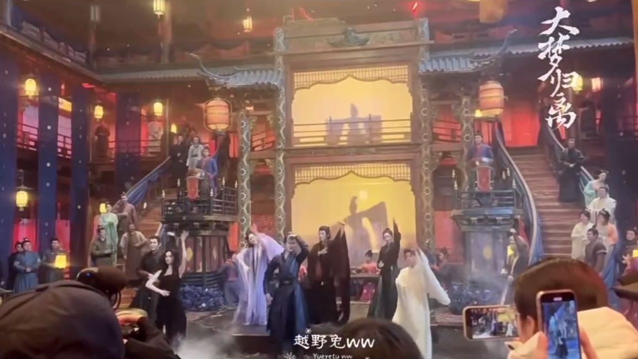 《大梦归离》全员跳舞侯明昊赵远舟陈都灵潇因田嘉瑞卓翼宸程潇裴思婧林子烨白玖徐振轩英磊闫桉离仑赖伟明裴思恒《大梦归离》群舞片段_高清