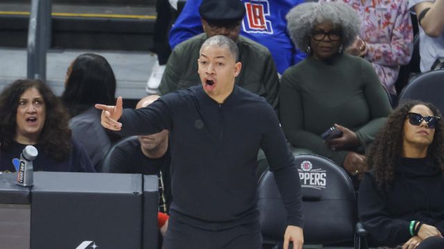 NBA官宣重磅罚单:快船主帅泰伦卢因公开质疑裁判被罚款3.5万美元