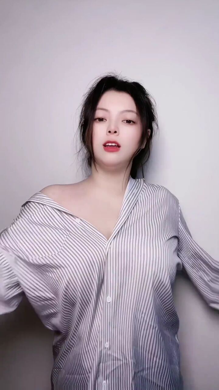 倾舞欣悦: 这笑容治愈你了吗#治愈系笑容 #大胆做自己超美的 #8分钟