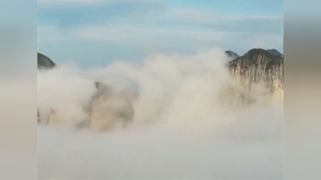 雨过天晴,湖北恩施大峡谷出现云海景观