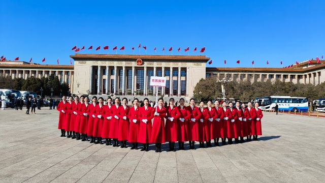 全国两会现场的妇女节祝福!向世界各国 致以祝贺和美好的祝福