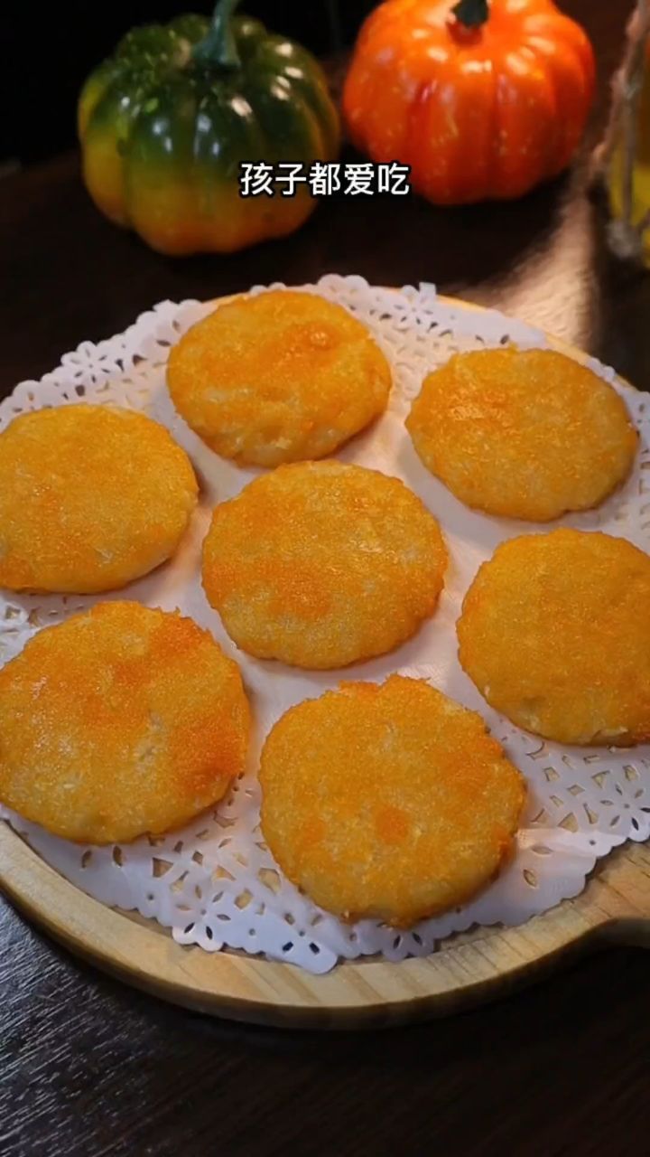 苹果别在啃着吃了,做个苹果糯米饼,软糯香甜,不爱吃水果的孩子一口一