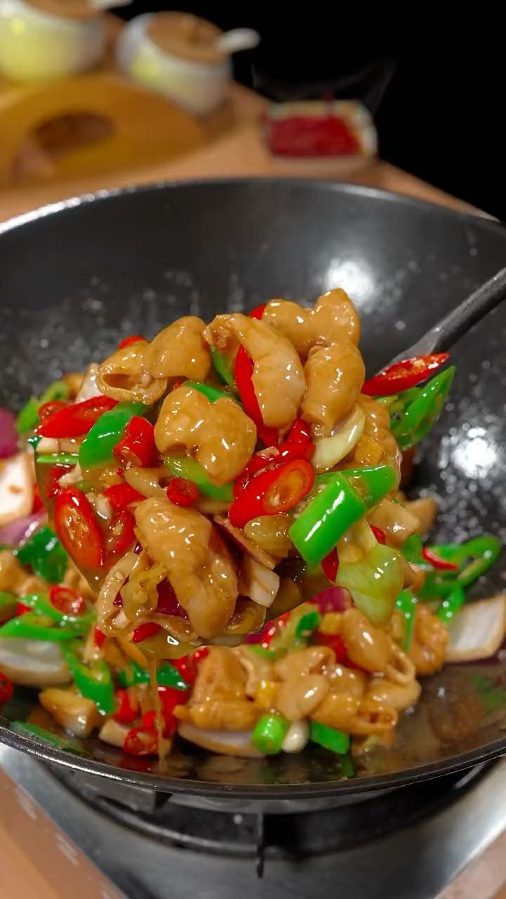 这样做的爆炒肥肠香辣有味特别下酒又下饭