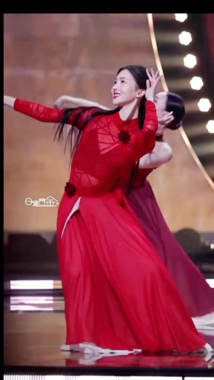 金晨舞蹈《卜卦》高清版!简直封神!