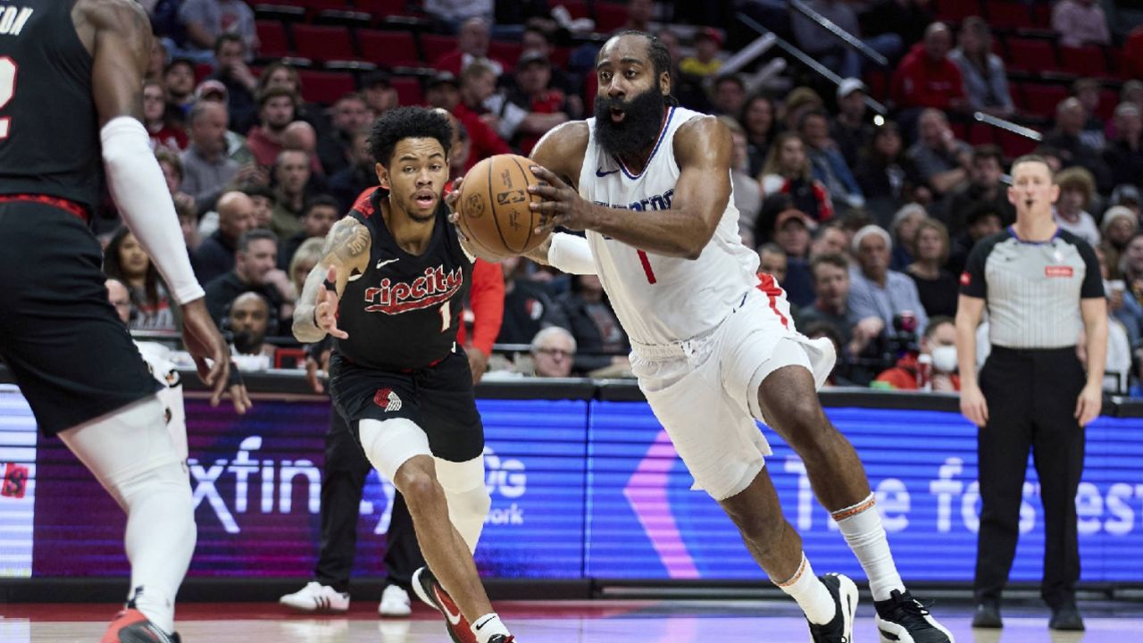 火爆!快船vs开拓者:哈登状态火热大秀三分,卡椒出击打爆开拓者