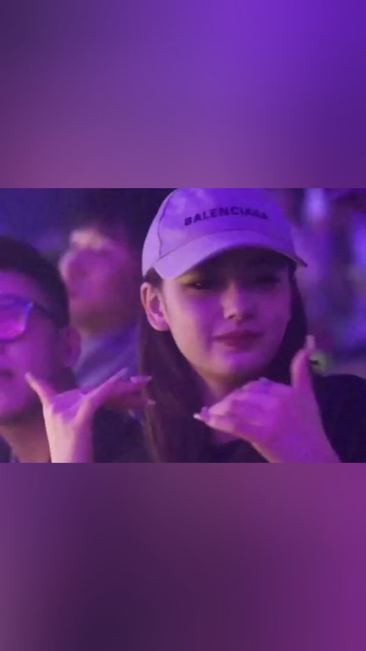 世界最美的风景,都不及回家的那条路#dj7妹车载#好看小姐姐