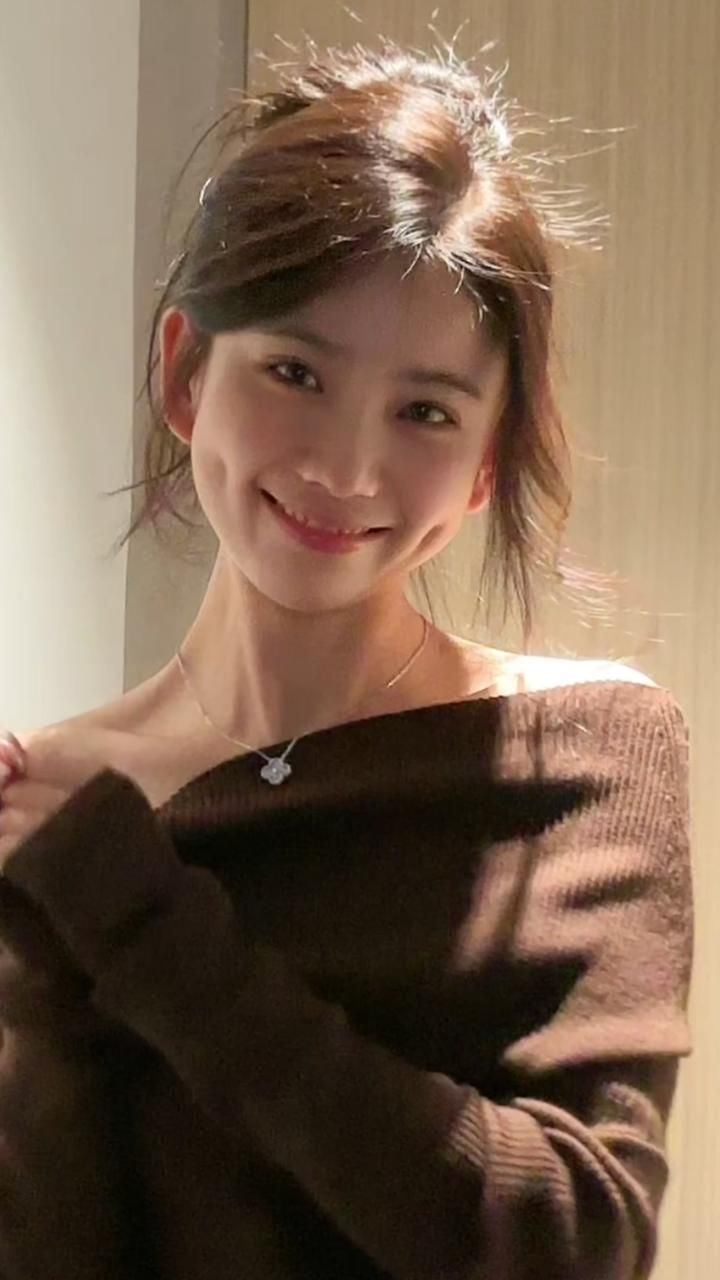 李素妍加油: 请靠近我 和我的心#爱笑的人运气不会差