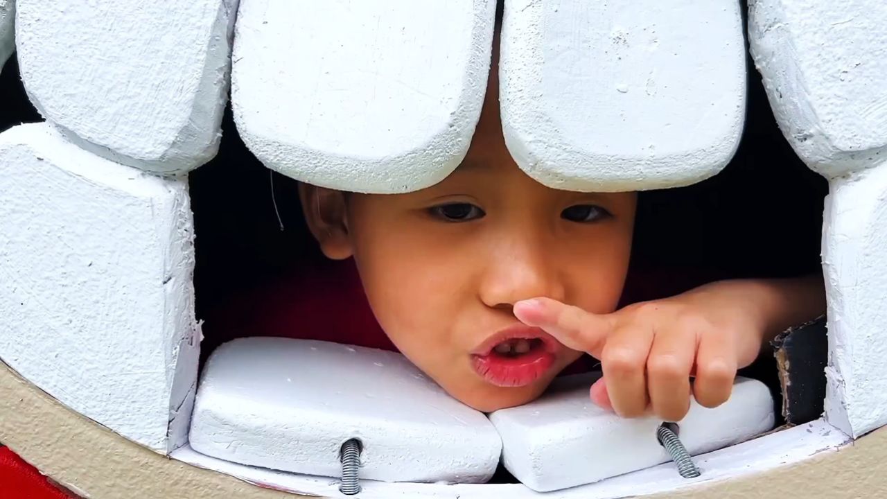 艾玛肯迪和艾瑞克共同克服恐惧