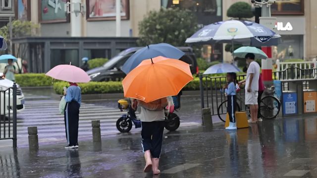 @厦门人,上班路上小心暴雨!三预警正生效!