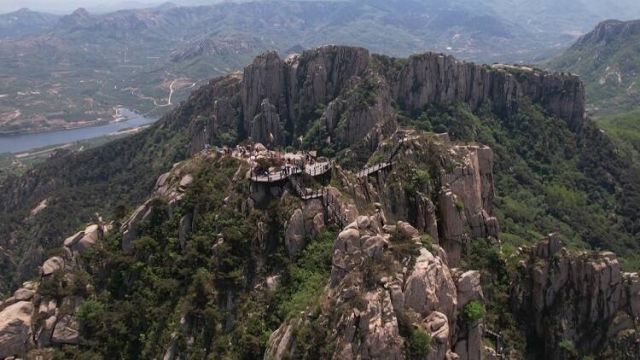 踏青赏景 登天崮山收获春日美好